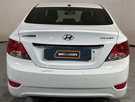 2012-Hyundai-Accent-16-GLS-Fluid-Auto_16