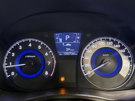 2012-Hyundai-Accent-16-GLS-Fluid-Auto_2