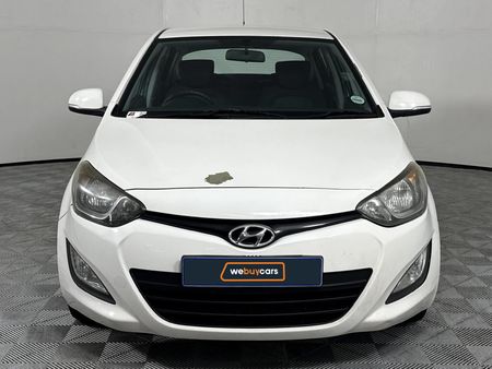 2014-Hyundai-i20-14-Fluid_12