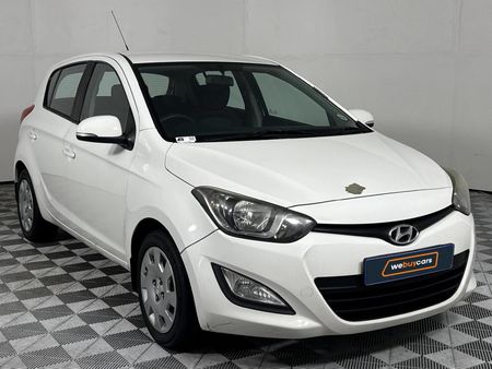 2014-Hyundai-i20-14-Fluid_13