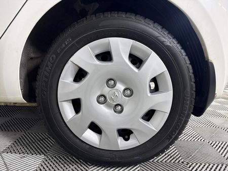 2014-Hyundai-i20-14-Fluid_5