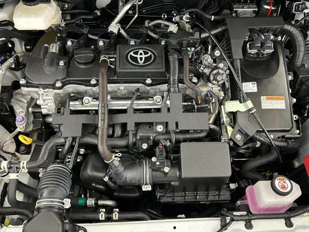 2025-Toyota-Corolla-Cross-18-XR-Hybrid_13