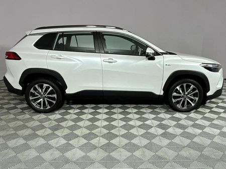 2025-Toyota-Corolla-Cross-18-XR-Hybrid_17