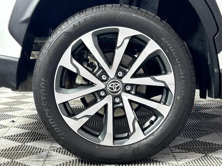 2025-Toyota-Corolla-Cross-18-XR-Hybrid_7