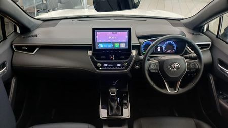 2026-Toyota-Corolla-Cross-18-XR-Hybrid_6