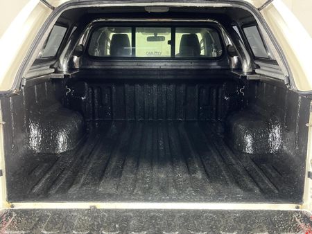 2019-Toyota-Hilux-24-GD-6-Raised-Body-SRX-Auto-Extended-Cab_11