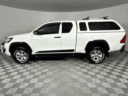 2019-Toyota-Hilux-24-GD-6-Raised-Body-SRX-Auto-Extended-Cab_18