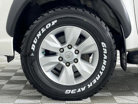 2019-Toyota-Hilux-24-GD-6-Raised-Body-SRX-Auto-Extended-Cab_3
