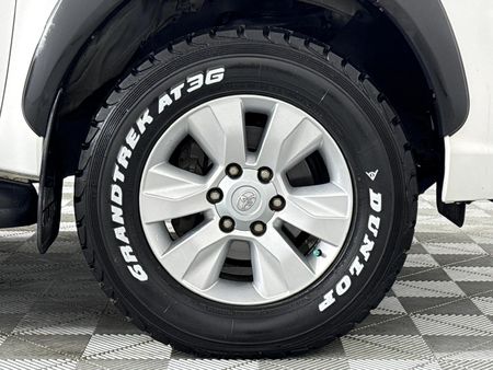 2019-Toyota-Hilux-24-GD-6-Raised-Body-SRX-Auto-Extended-Cab_4