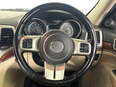 2012-Jeep-Grand-Cherokee-36-Limited_10