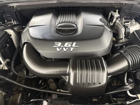 2012-Jeep-Grand-Cherokee-36-Limited_11