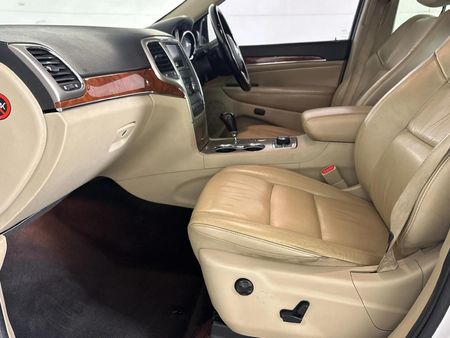 2012-Jeep-Grand-Cherokee-36-Limited_8