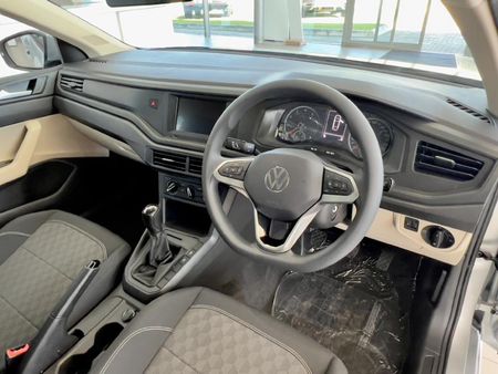 2026-Volkswagen-Polo-16-Classic-Auto_2