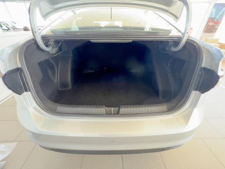 2026-Volkswagen-Polo-16-Classic-Auto_6