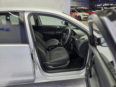 2016-Volkswagen-Polo-Vivo-GP-14-Conceptline_6