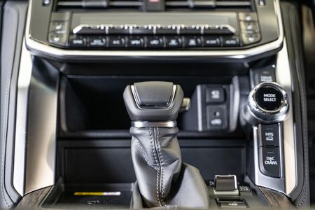 2026-Toyota-Land-Cruiser-300-V6-33D-ZX_12