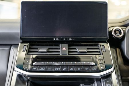 2026-Toyota-Land-Cruiser-300-V6-33D-ZX_15
