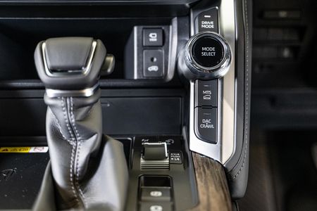 2026-Toyota-Land-Cruiser-300-V6-33D-ZX_16