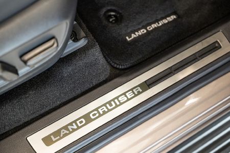 2026-Toyota-Land-Cruiser-300-V6-33D-ZX_19