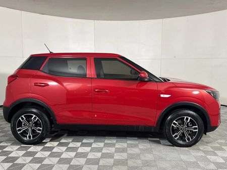 2024-Mahindra-XUV-300-12T-SE-W4_16
