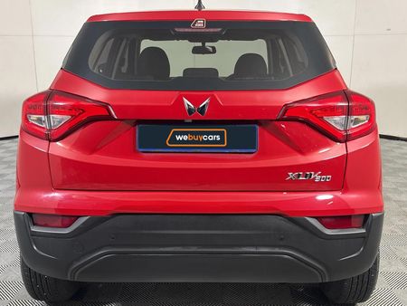 2024-Mahindra-XUV-300-12T-SE-W4_17