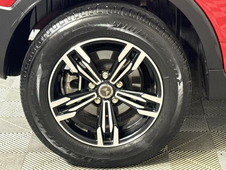 2024-Mahindra-XUV-300-12T-SE-W4_6