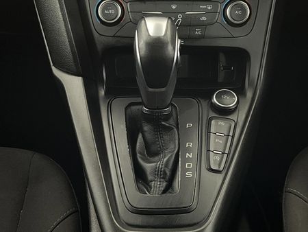 2017-Ford-Focus-15-EcoBoost-Trend-Auto-5-dr_10