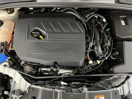 2017-Ford-Focus-15-EcoBoost-Trend-Auto-5-dr_13