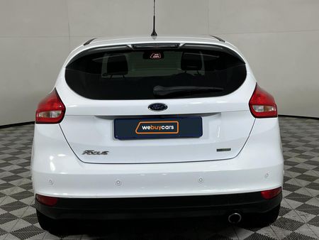 2017-Ford-Focus-15-EcoBoost-Trend-Auto-5-dr_18
