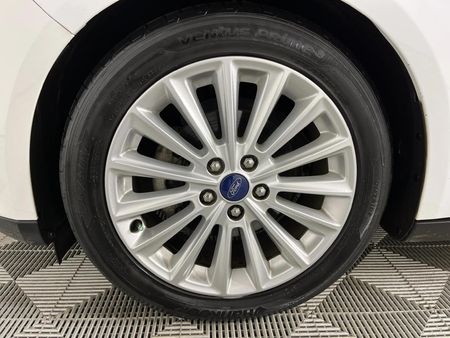 2017-Ford-Focus-15-EcoBoost-Trend-Auto-5-dr_4