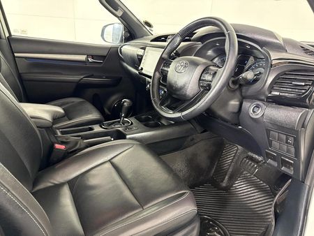 2023-Toyota-Hilux-28-GD-6-Raised-Body-Legend-4x4-Auto-Double-Cab_9