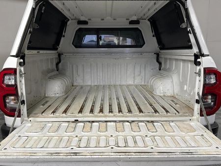 2023-Toyota-Hilux-28-GD-6-Raised-Body-Legend-4x4-Auto-Double-Cab_12