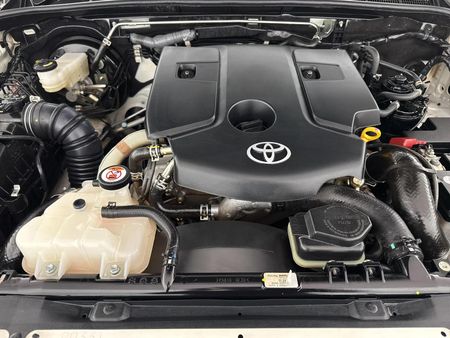 2023-Toyota-Hilux-28-GD-6-Raised-Body-Legend-4x4-Auto-Double-Cab_13