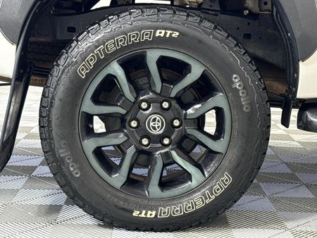 2023-Toyota-Hilux-28-GD-6-Raised-Body-Legend-4x4-Auto-Double-Cab_7