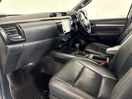 2023-Toyota-Hilux-28-GD-6-Raised-Body-Legend-4x4-Auto-Double-Cab_8