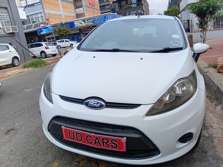 2012-Ford-Fiesta-14i-Trend-5-dr_1