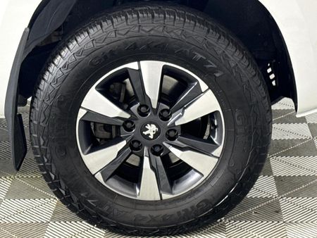 2025-Peugeot-Landtrek-19D-Allure-Double-Cab-Auto_5