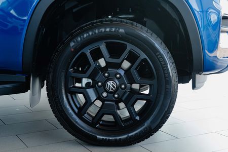2026-Volkswagen-Amarok-20-TDI-125kW-4Mot-Dark-Label-Auto-Double-Cab_9