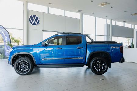 2026-Volkswagen-Amarok-20-TDI-125kW-4Mot-Dark-Label-Auto-Double-Cab_15