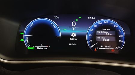 2026-Toyota-Corolla-Cross-18-XR-Hybrid_6