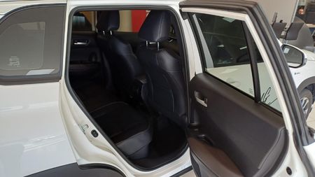 2026-Toyota-Corolla-Cross-18-XR-Hybrid_7