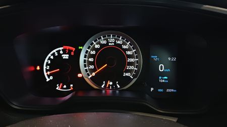 2026-Toyota-Corolla-Cross-18-XI_6