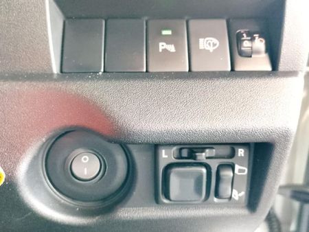 2025-Suzuki-Jimny-15-GLX-AllGrip-5-Door-Auto_25