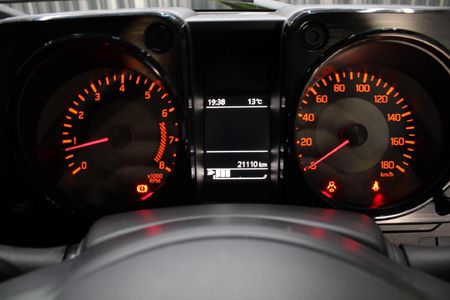 2023-Suzuki-Jimny-15-GL-AllGrip-5-Door_10