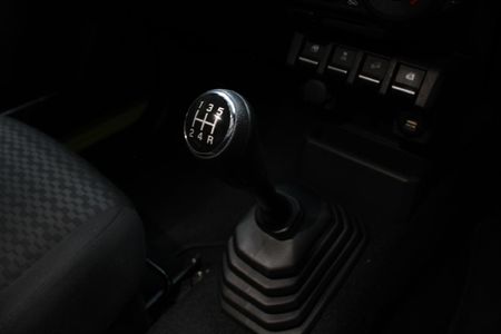 2023-Suzuki-Jimny-15-GL-AllGrip-5-Door_12