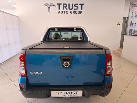 2020-Nissan-NP200-16-SE_9