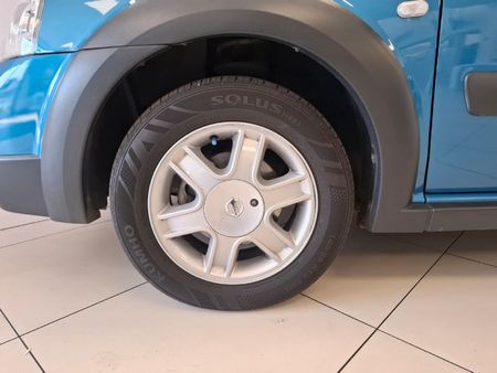 2020-Nissan-NP200-16-SE_4