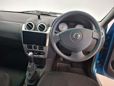 2020-Nissan-NP200-16-SE_6