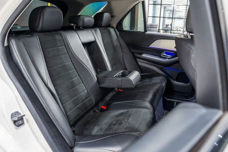 2023-Mercedes-Benz-GLE-400d-AMG_13
