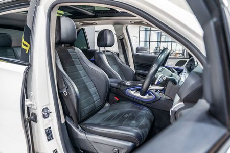 2023-Mercedes-Benz-GLE-400d-AMG_14